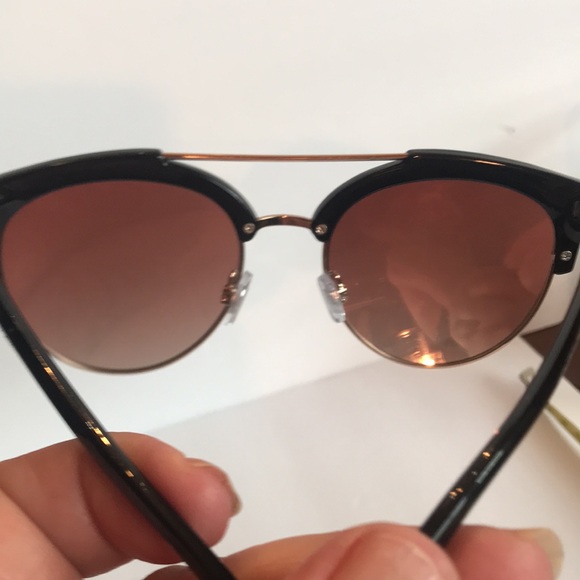 Adrienne Vittadini Sunglasses - Picture 3 of 4